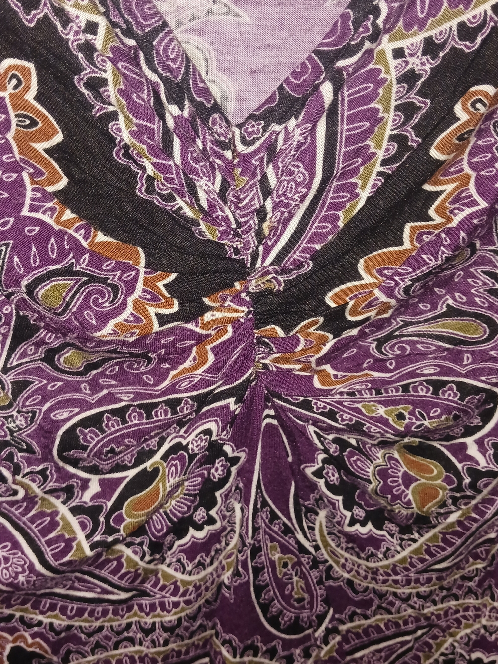 Apt. 9 Purple Paisley V-Neck Ruched Front Blouse. 100% Stretchy Rayon - Picture 6 of 6